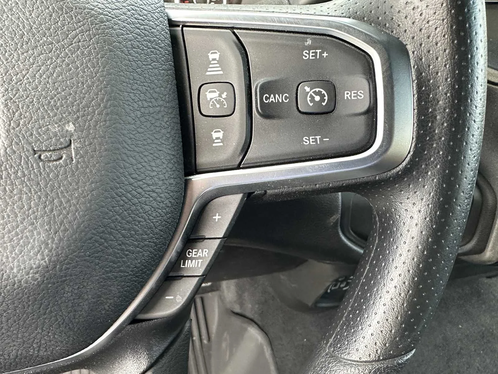 2025 RAM 2500 Tradesman - Photo 25