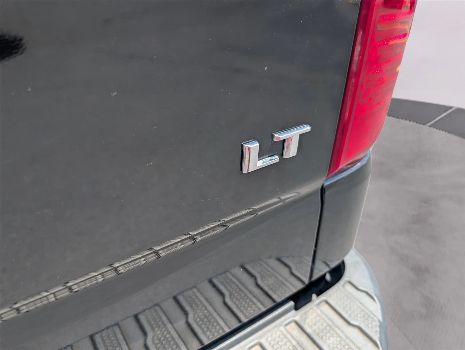 Used 2022 Black Chevrolet LT image 33