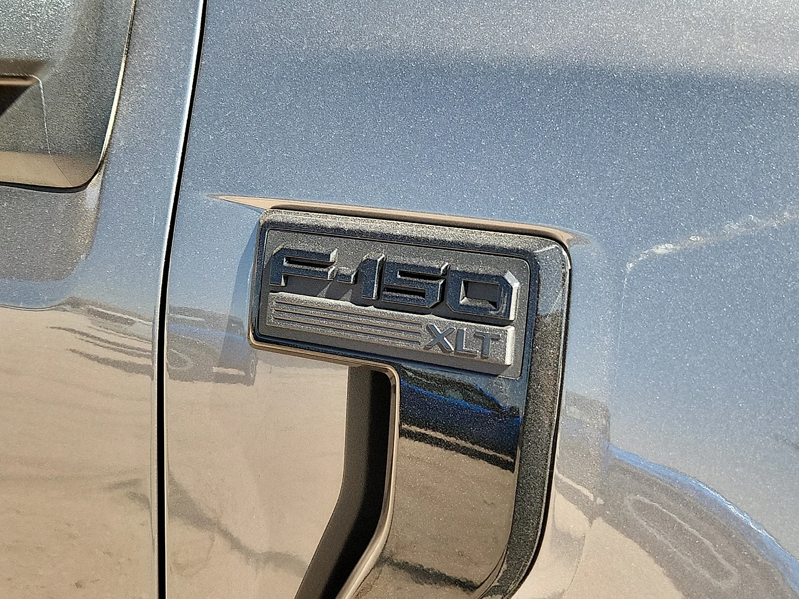New 2026 Carbonized Gray Metallic Ford XLT image 10