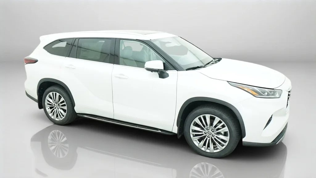 New 2026 Wind Chill Pearl Toyota Platinum image 6