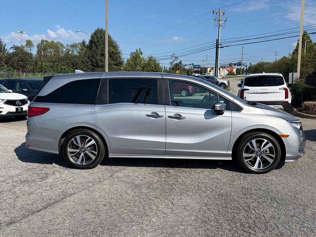 Used 2024 Lunar Silver Metallic Honda TOURING image 3