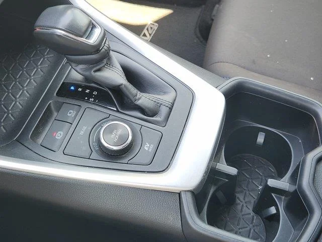 Used 2024 Wind Chill Pear Toyota SE image 19