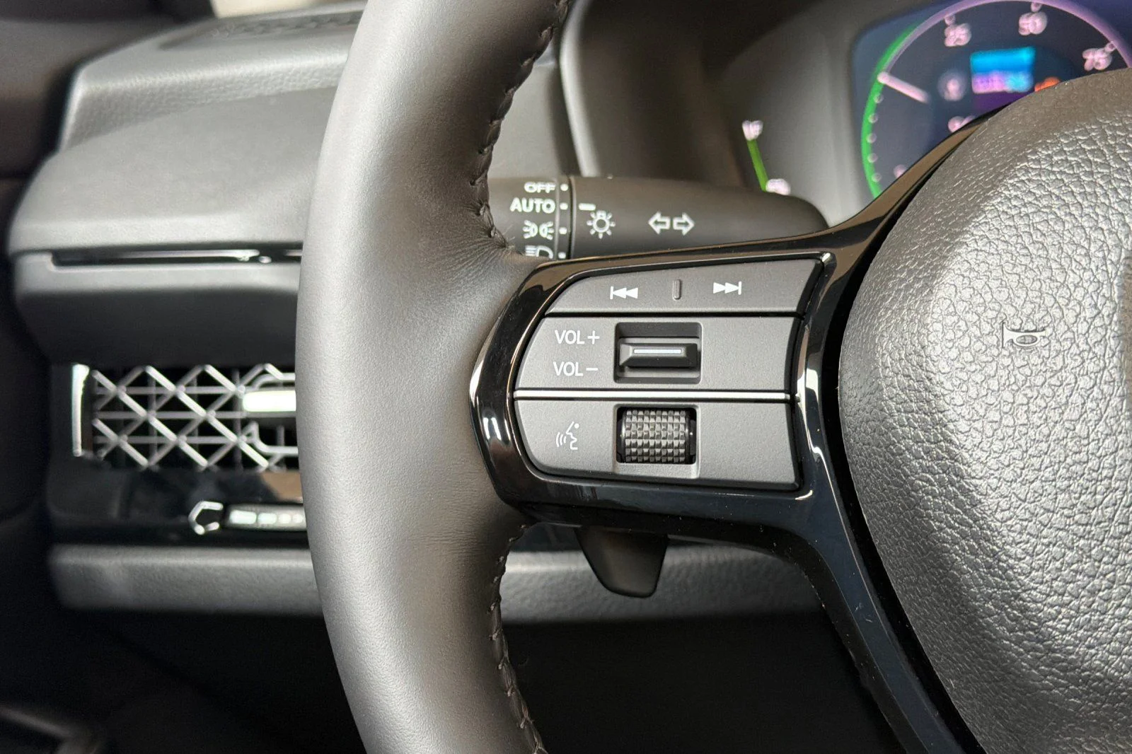 New 2026 Urban Gray Pearl Honda Touring image 27