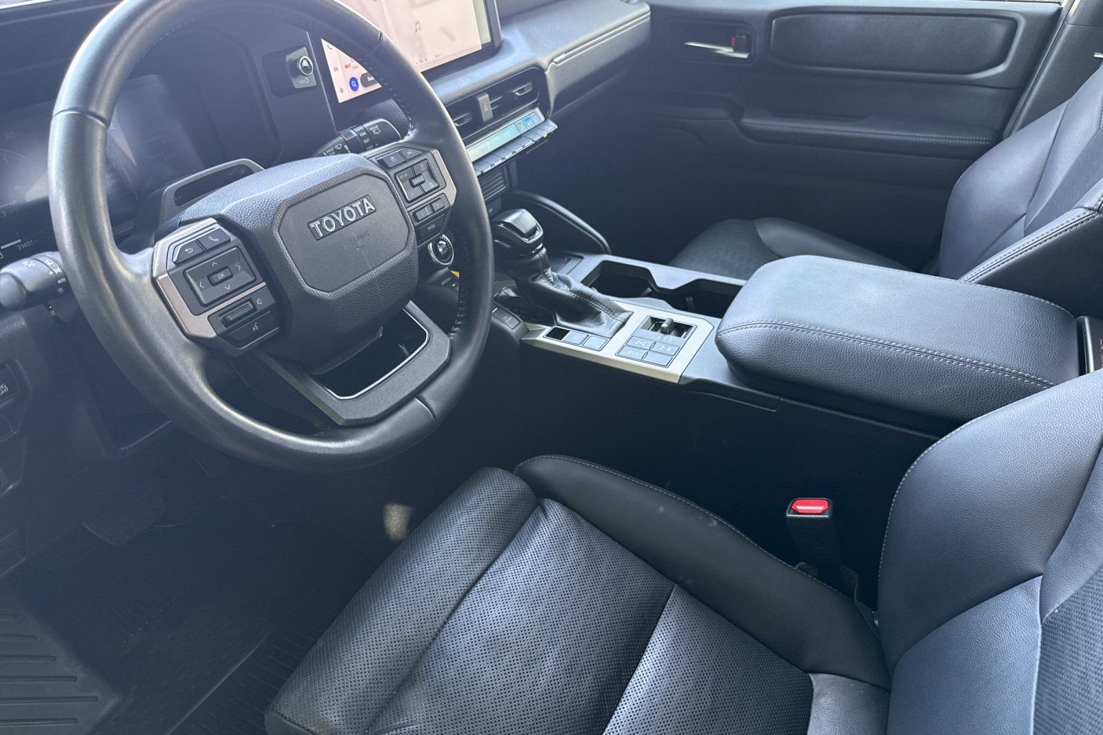 Used 2025 White Toyota Base image 9