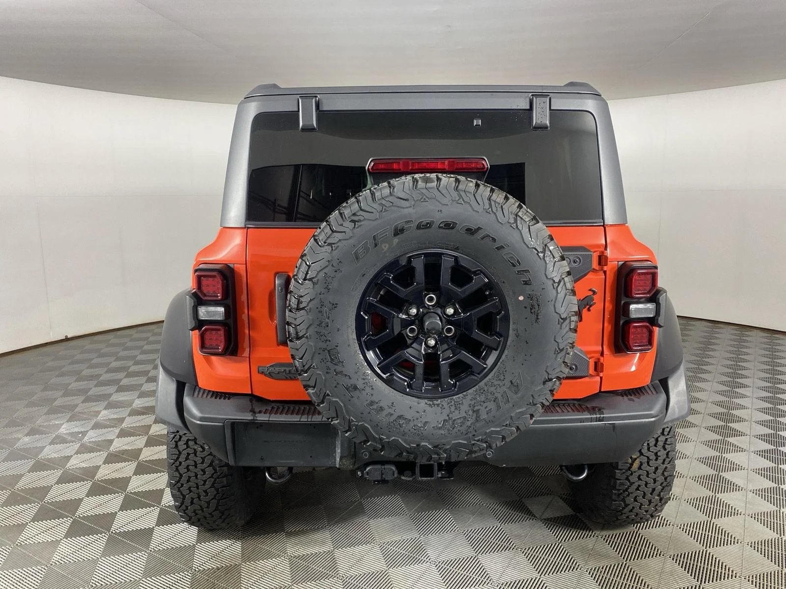 Used 2022 Orange Ford Raptor image 9
