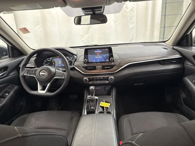 2025 Nissan Altima SV - Photo 13