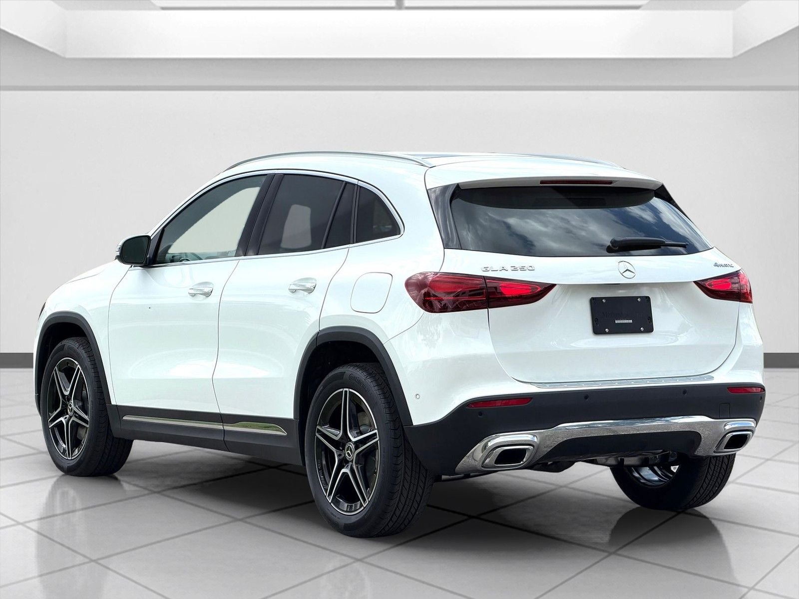 New 2026 Polar White Mercedes-Benz GLA 250 image 4