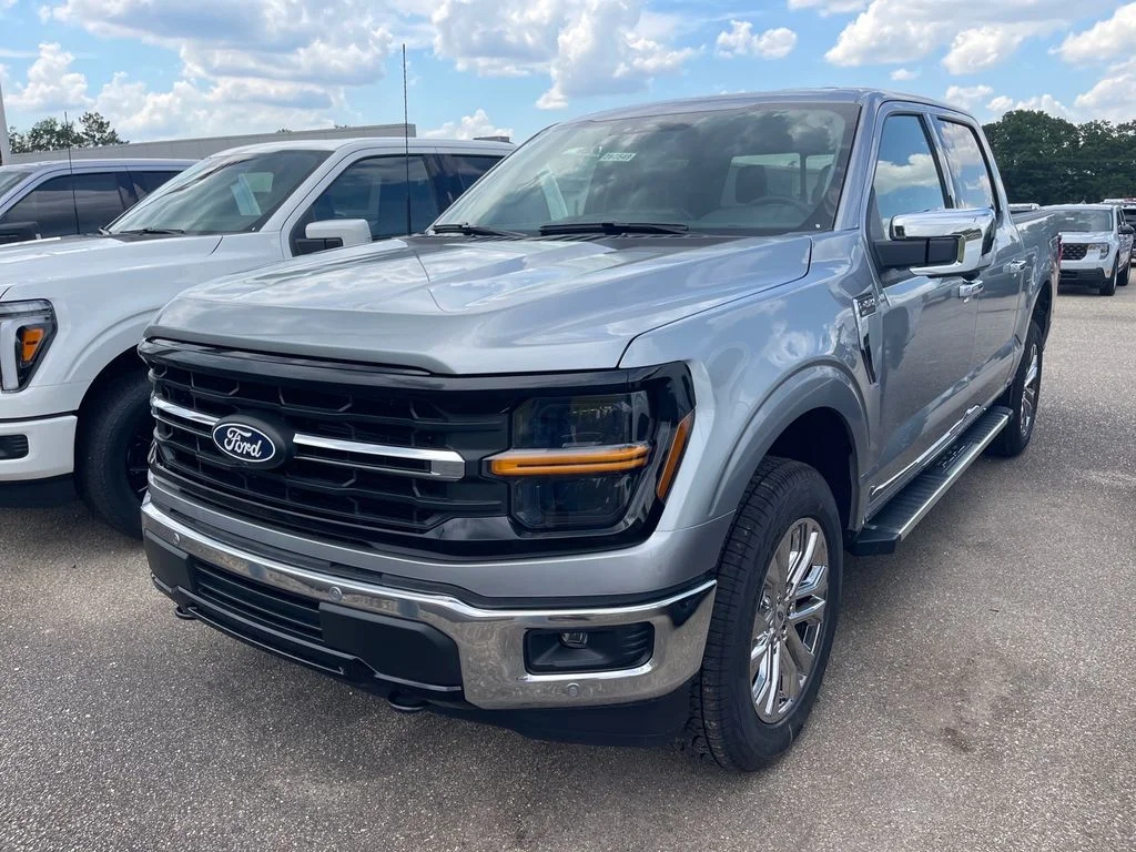 New 2026 Iconic Silver Metallic Ford XLT image 2