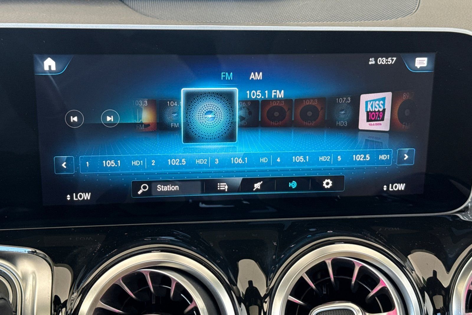 Used 2021  Mercedes-Benz 250 image 19