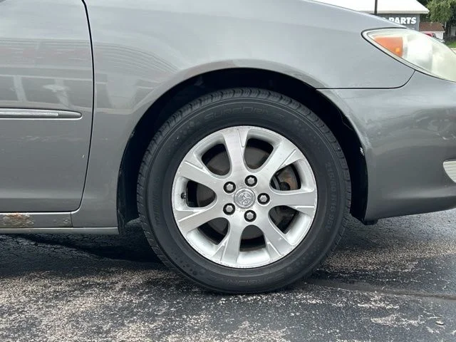 Used 2005 Phantom Gray Pearl Toyota XLE image 10