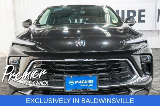 Used 2025 Black Buick Preferred image 3