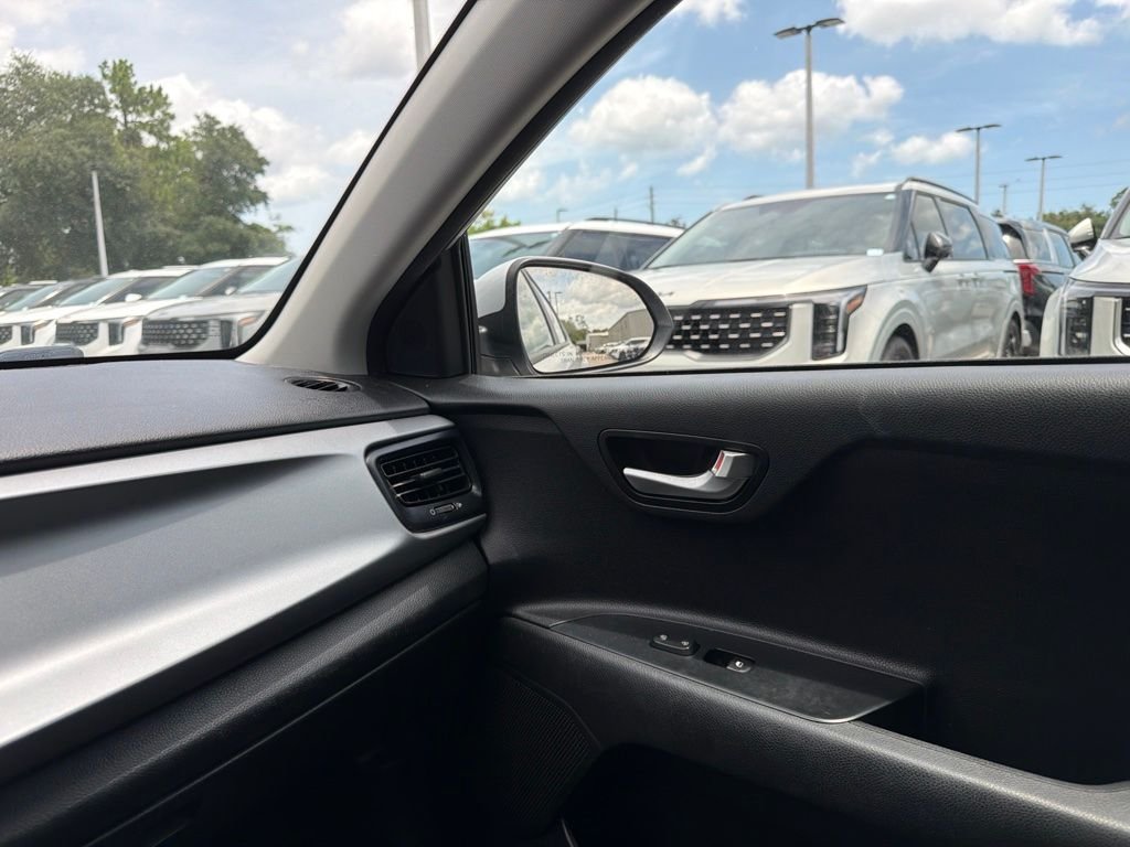 Used 2020 Silky Silver Kia S image 15