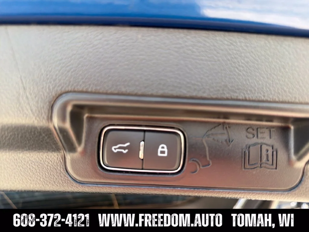 Used 2022 Blue Metallic Ford XLT image 32