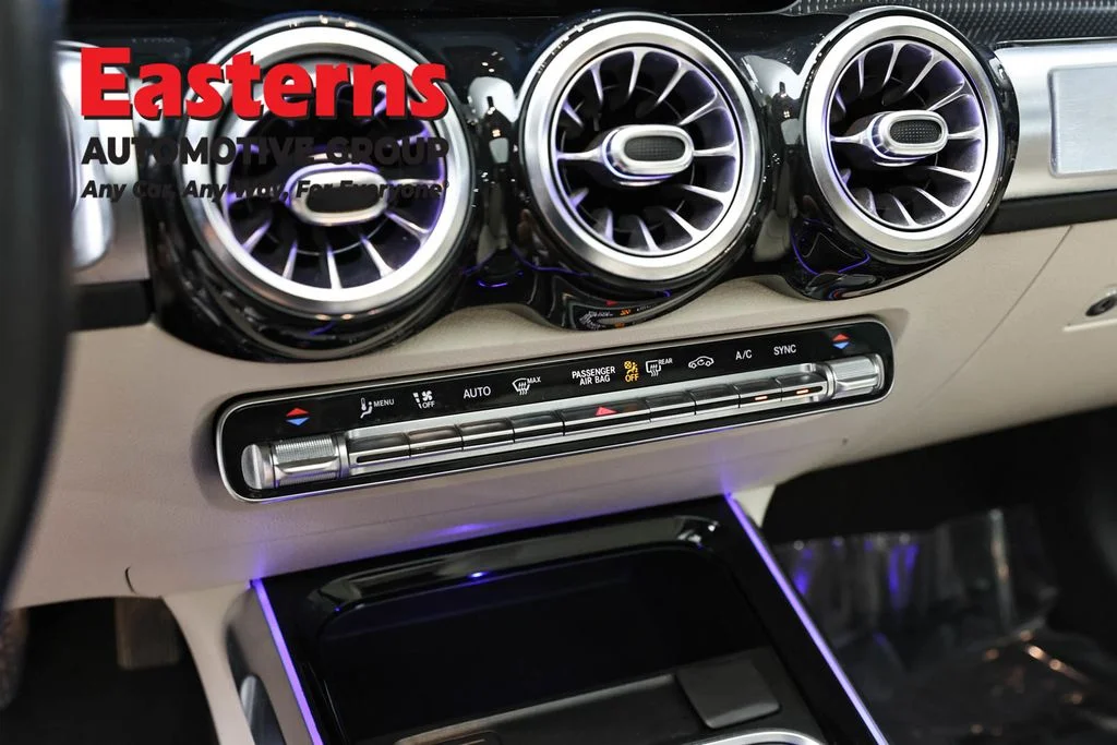 Used 2021 White Mercedes-Benz GLB 250 image 23