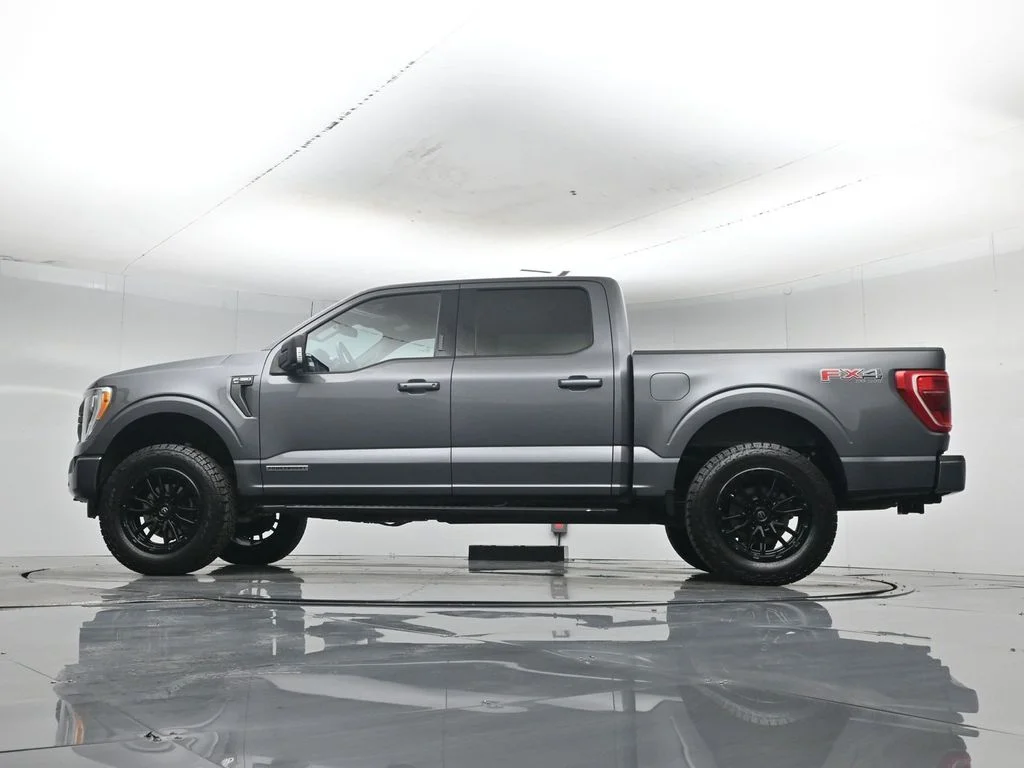Used 2023 Gray Ford XLT image 7