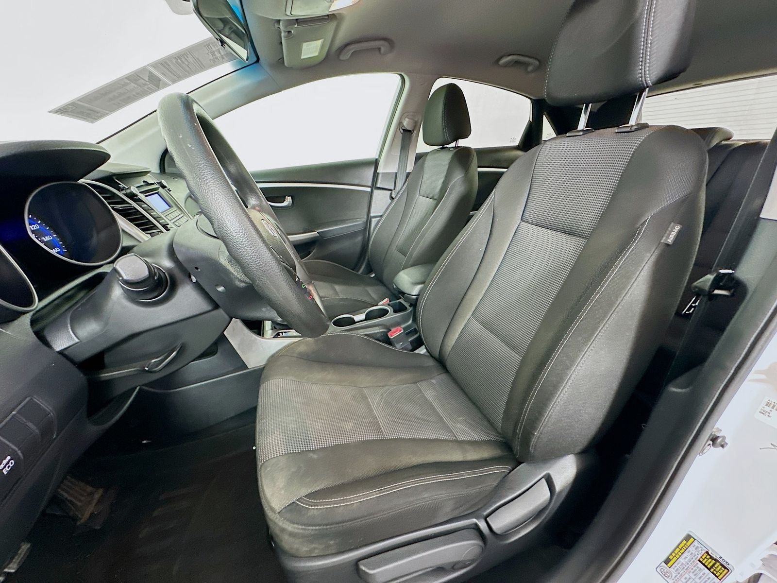 Used 2014 Monaco White Hyundai Base image 19