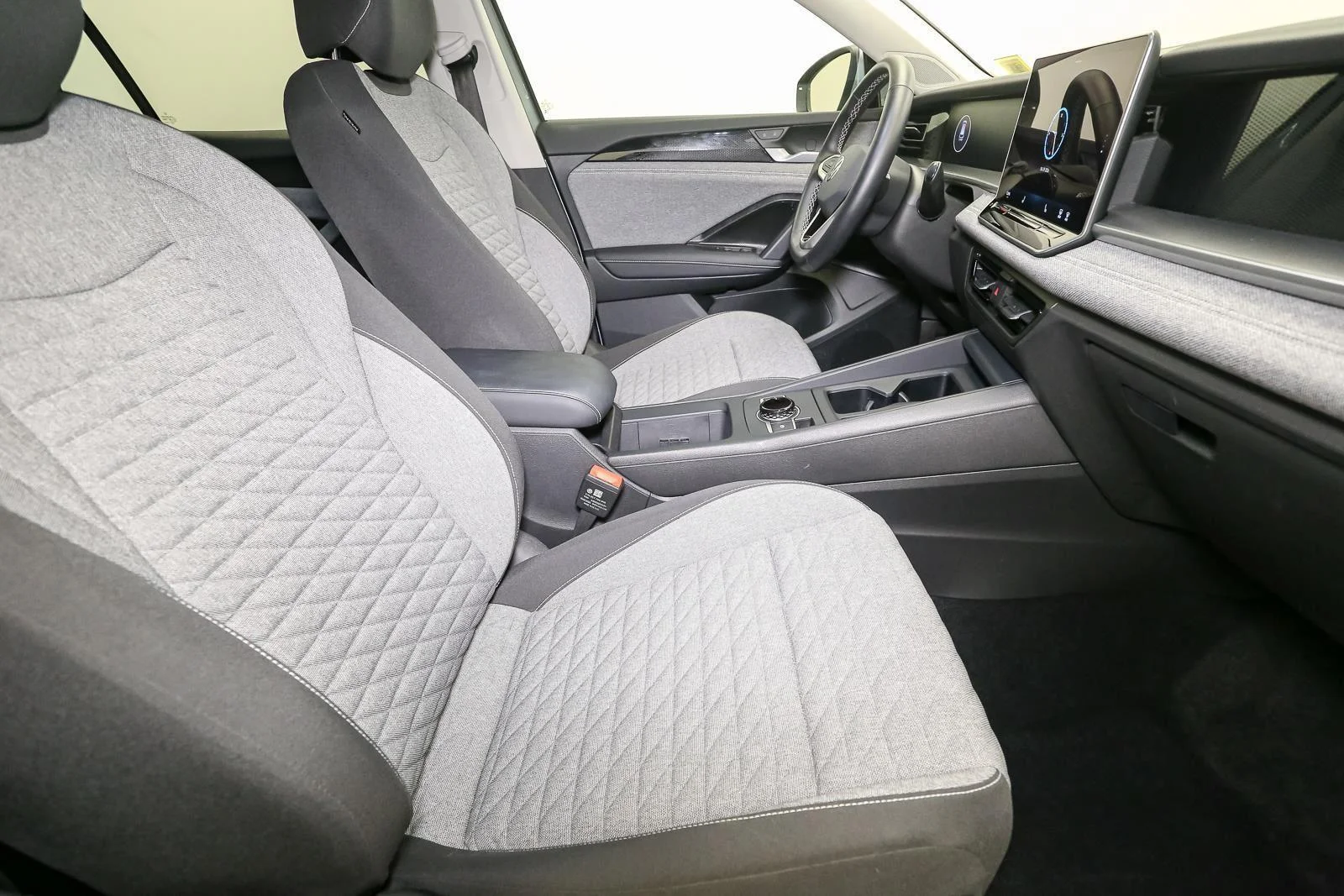 Used 2025 Pyrite Silver Metallic Volkswagen S image 17