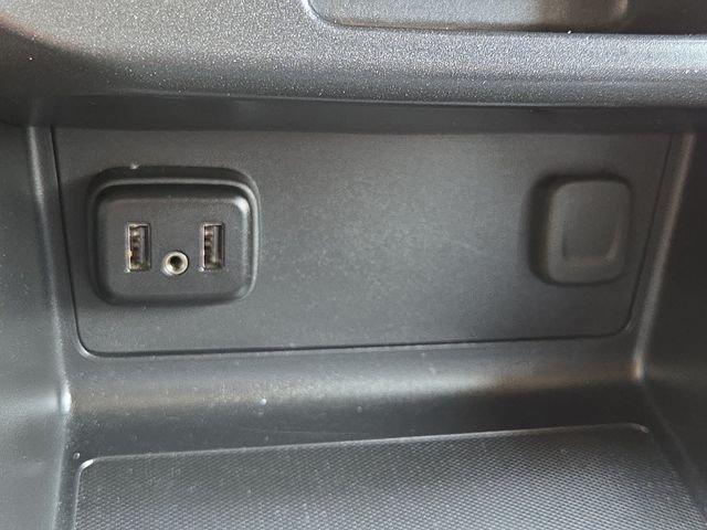 Used 2019 Pacific Blue Metallic Chevrolet Z71 image 10