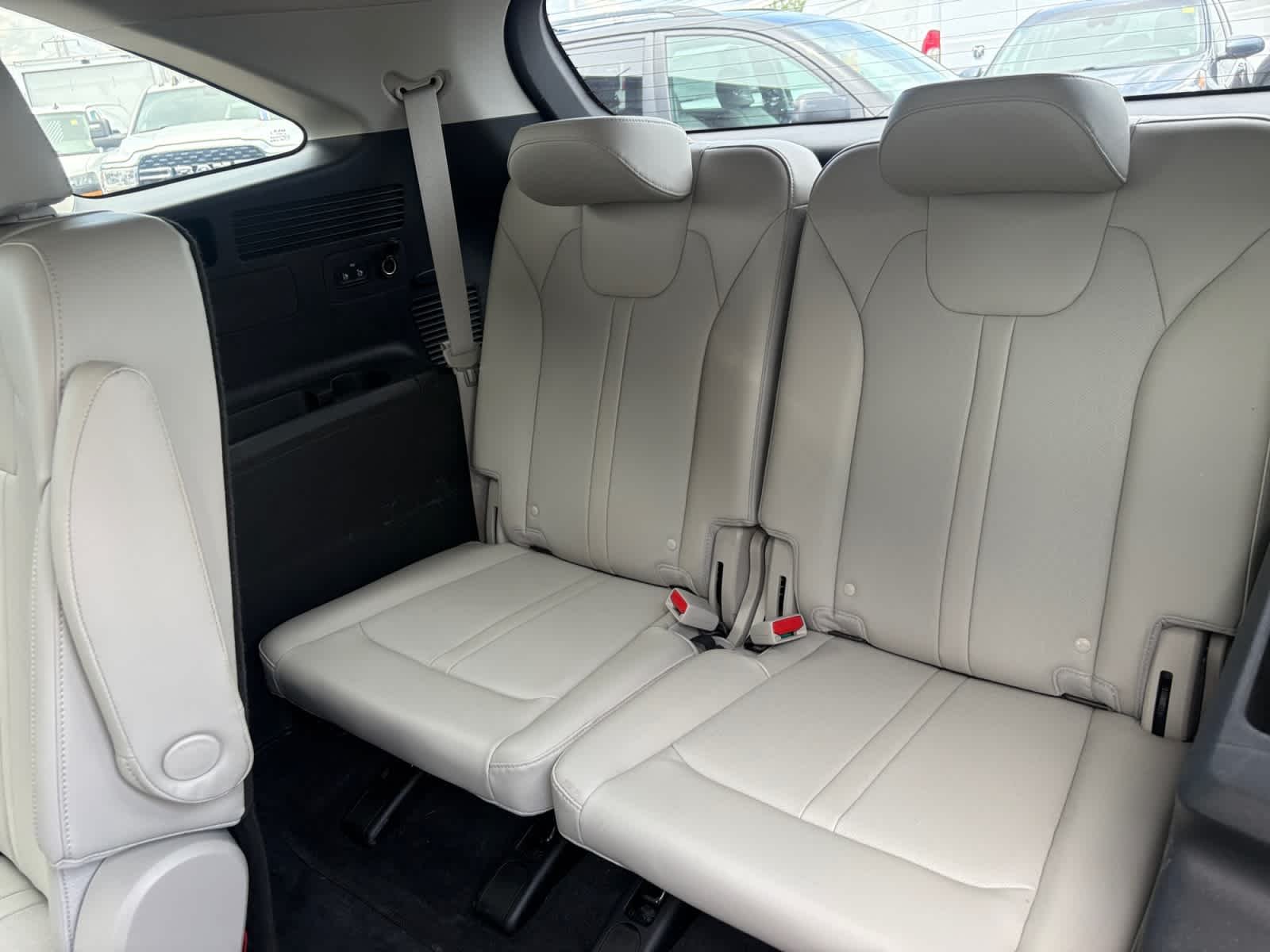 Used 2023 Glacial White Pearl Kia SX image 39