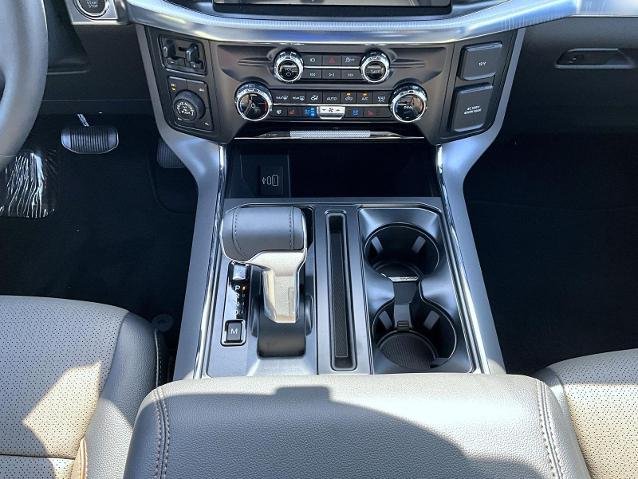 New 2026 Star White Metallic Tri-Coat Ford Lariat image 44