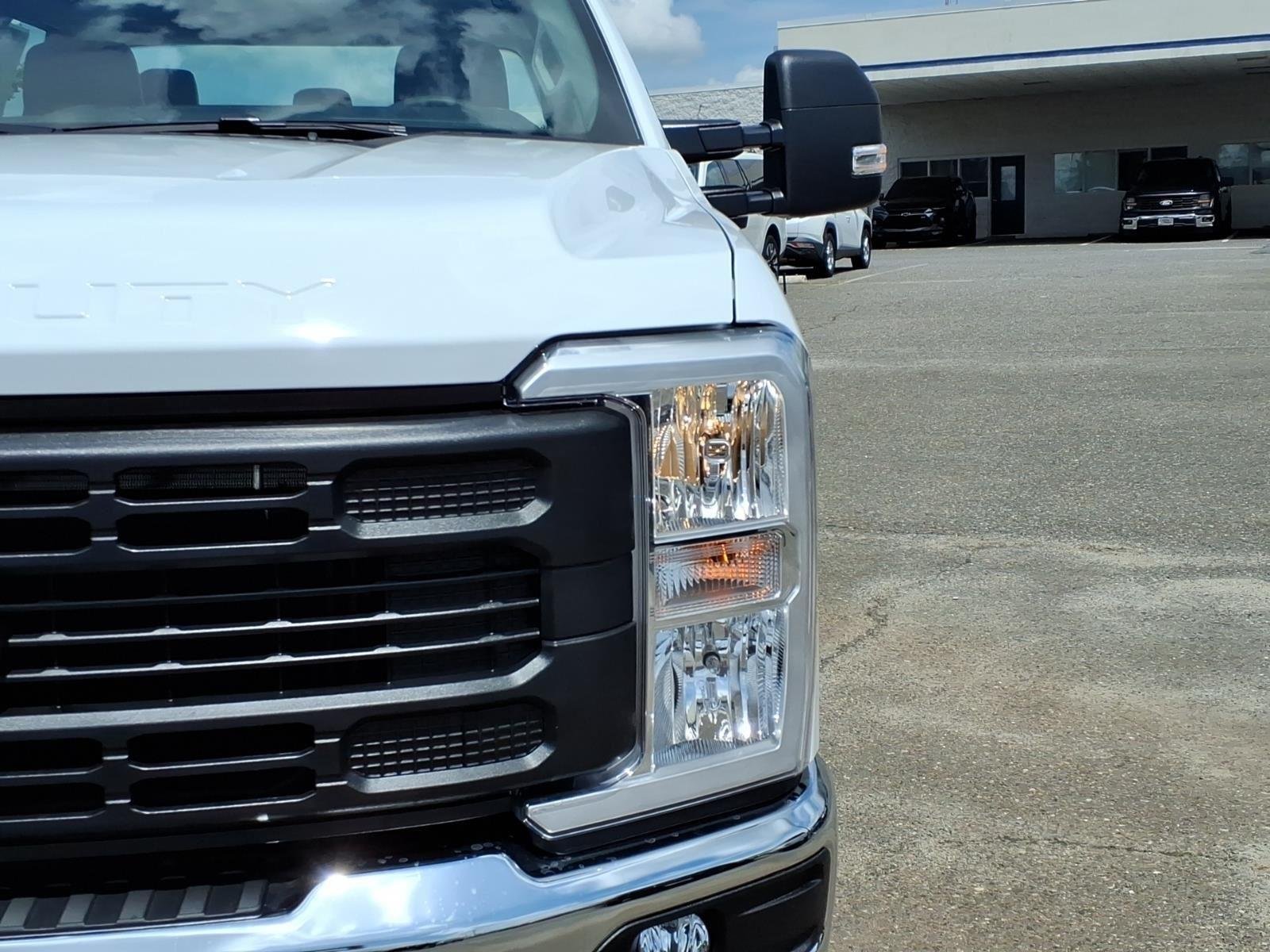 New 2026 Oxford White Ford F-350® XL image 16