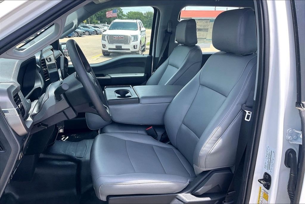 New 2025 Oxford White Ford XL image 8
