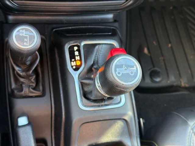 Used 2018 Green Jeep Sport image 20