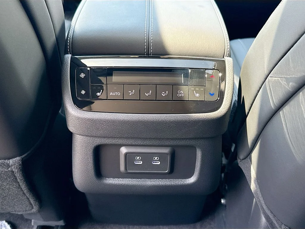 New 2027 HARBOR GRAY INFINITI Luxe FWD image 27
