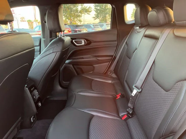 Used 2026 Silver Jeep Latitude image 12