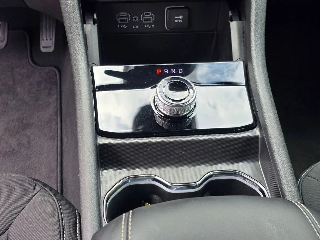Used 2025 Silver Jeep Laredo image 21