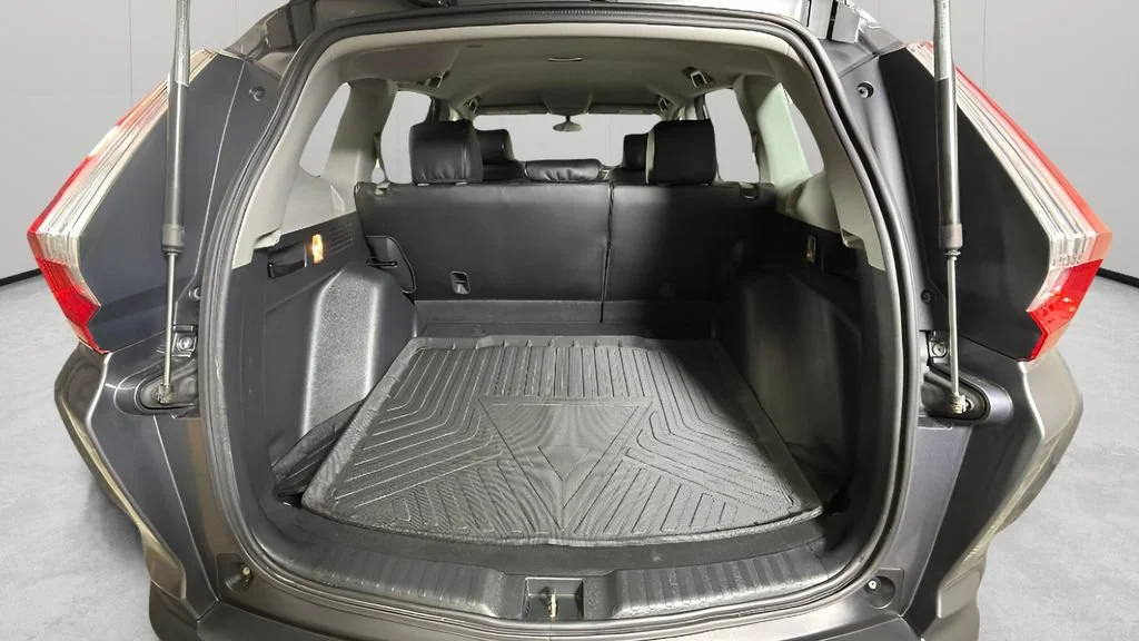 Used 2017 Gray Honda LX image 27
