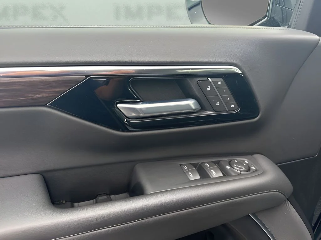 Used 2025 Black Chevrolet LT image 29