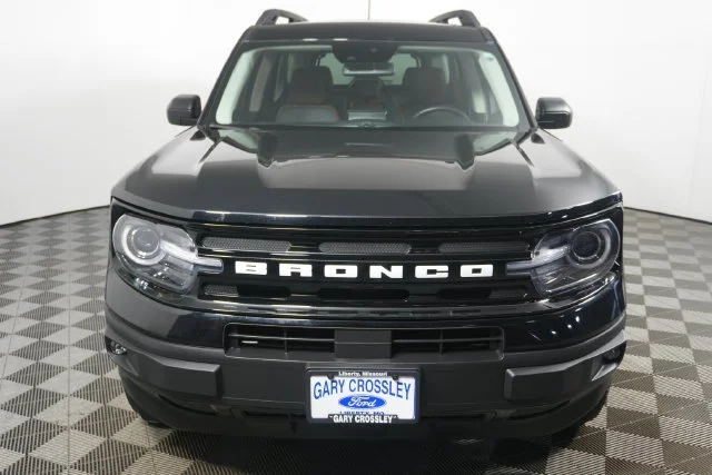 Used 2023 Shadow Black Ford Outer Banks image 8