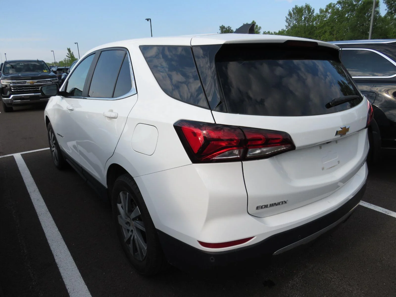 Used 2024 Summit White Chevrolet LT image 13