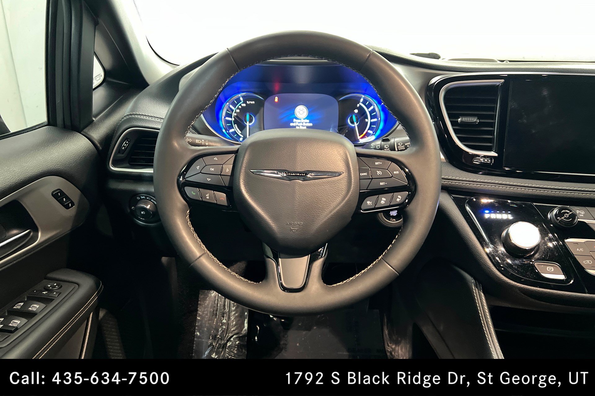 Used 2023 Ceramic Gray Clearcoat Chrysler Hybrid Limited image 13