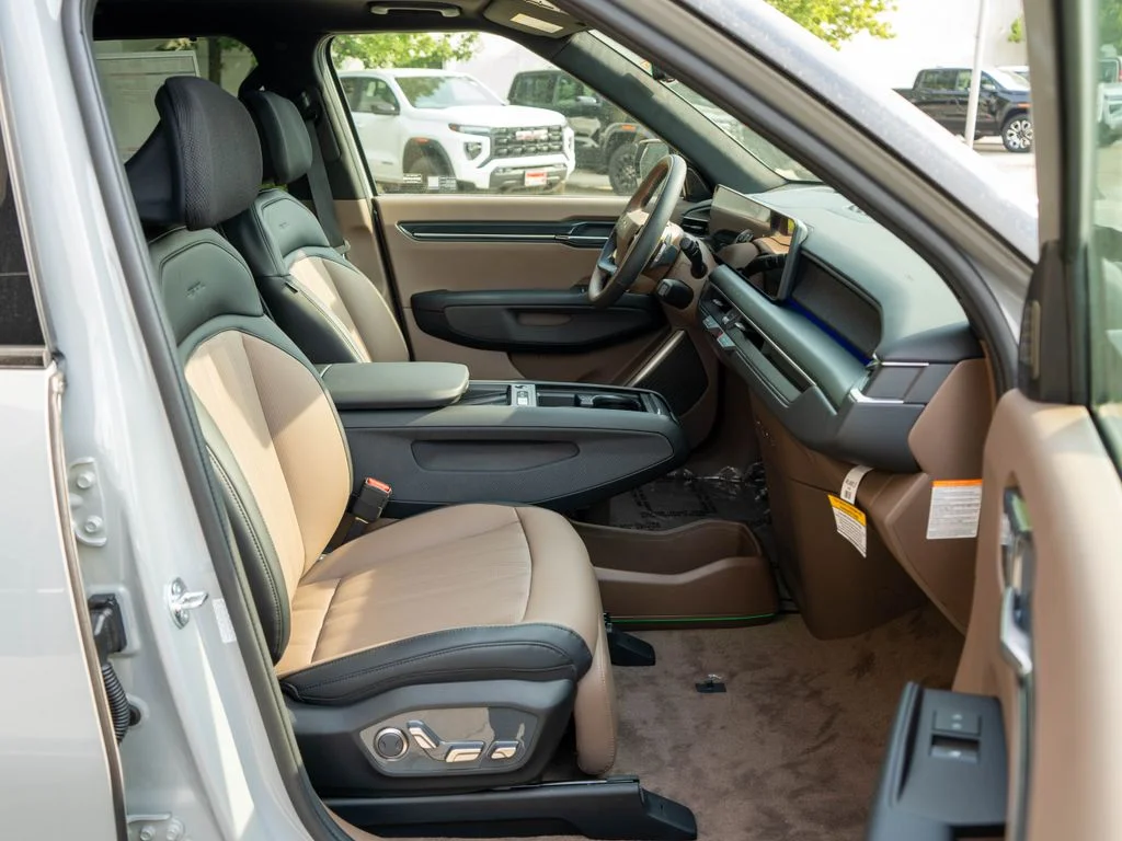 New 2026 Wolf Gray / Black Roof Kia GT-Line AWD image 10