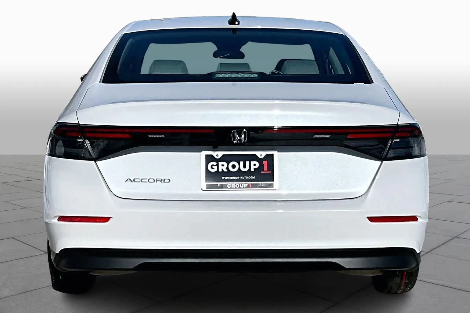 New 2026 Platinum White Pearl Honda SE image 4