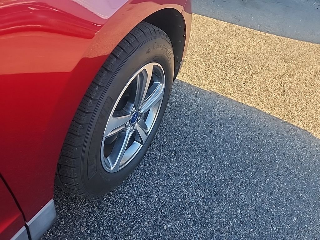 Used 2019 Red Ford SEL image 16