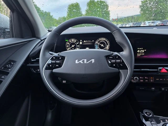 New 2026 Steel Gray Kia Wind image 24