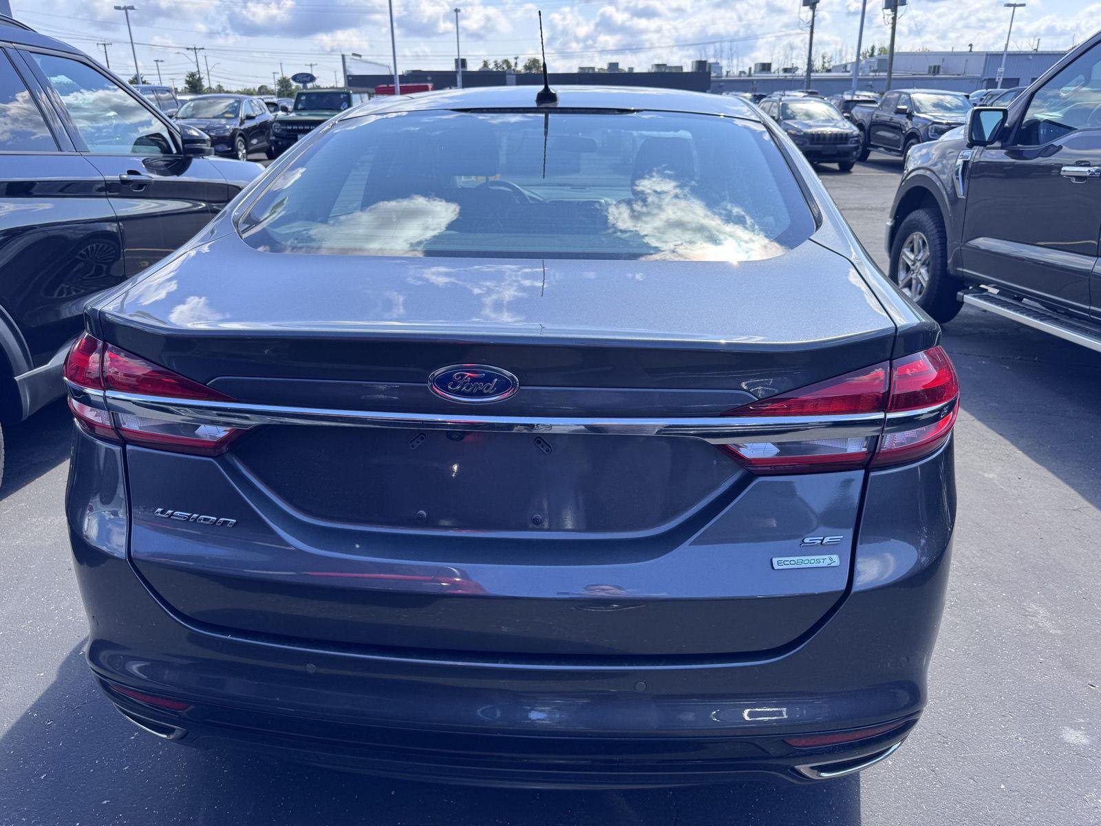 Used 2017 Magnetic Ford SE image 5