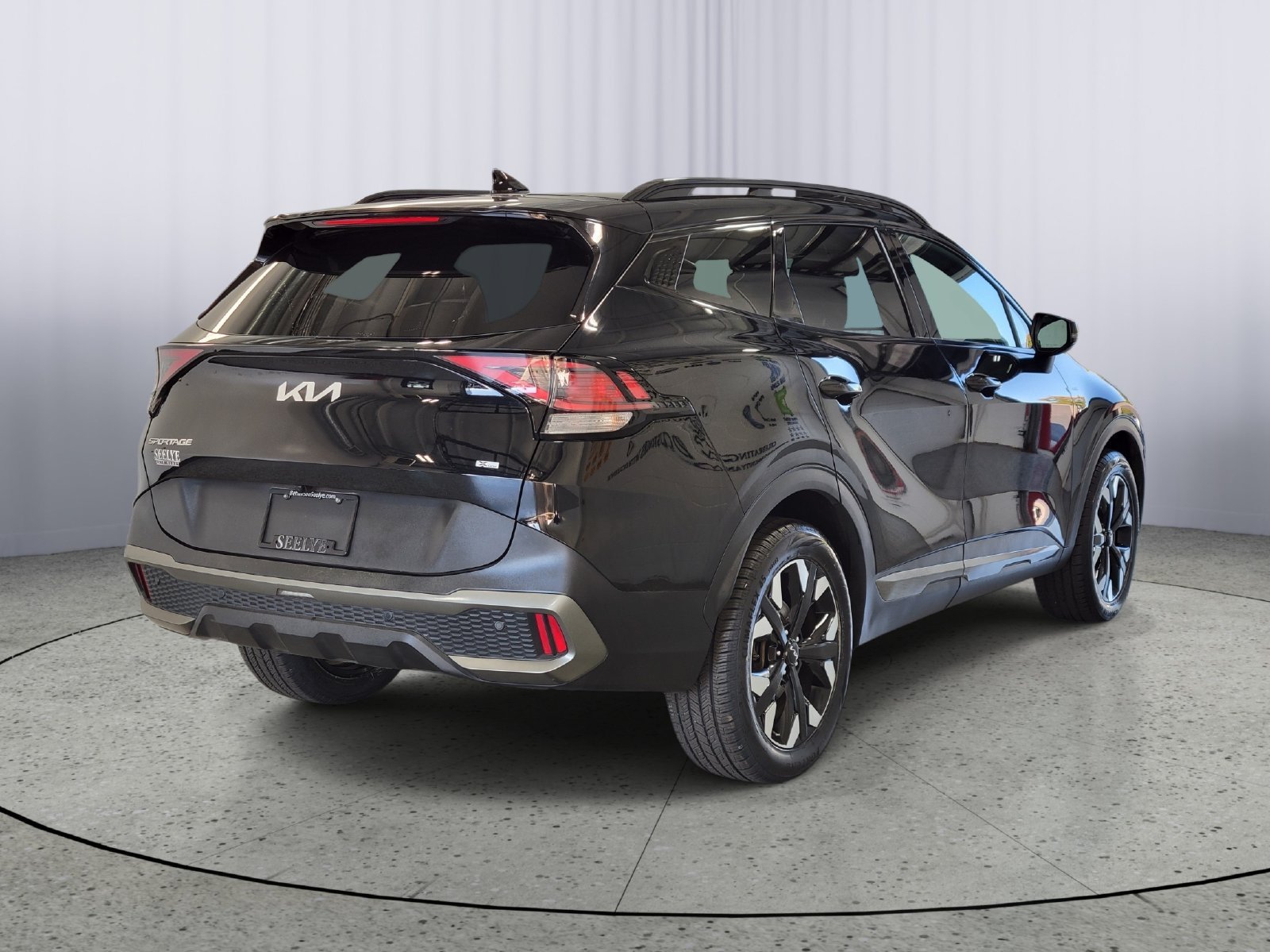 Used 2023 Black Kia X-Line image 2