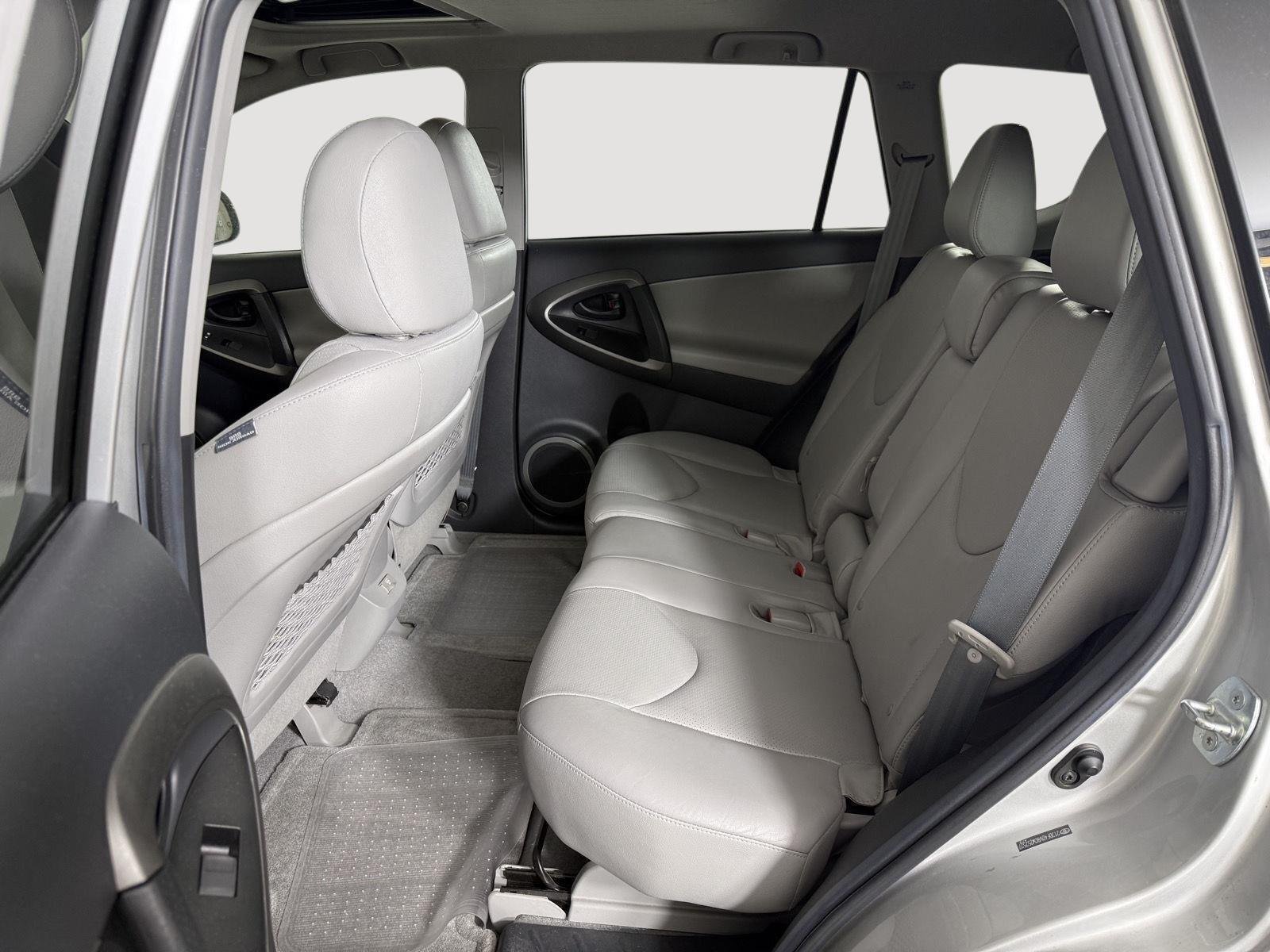 Used 2012 Classic Silver Metallic Toyota Limited image 5