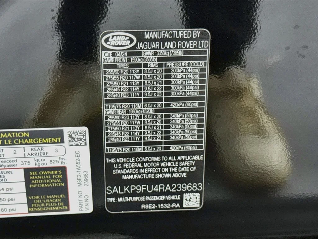Used 2024 Black Land Rover SE image 34