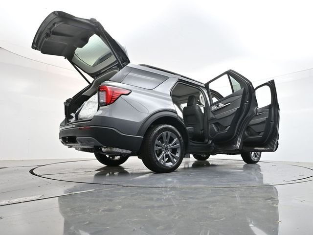 New 2026 Carbonized Gray Metallic Ford Active image 41