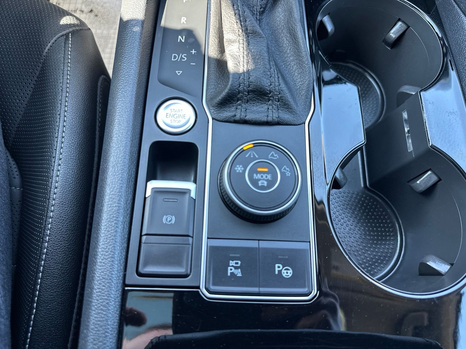 Used 2019 Gray Volkswagen SEL Premium image 82