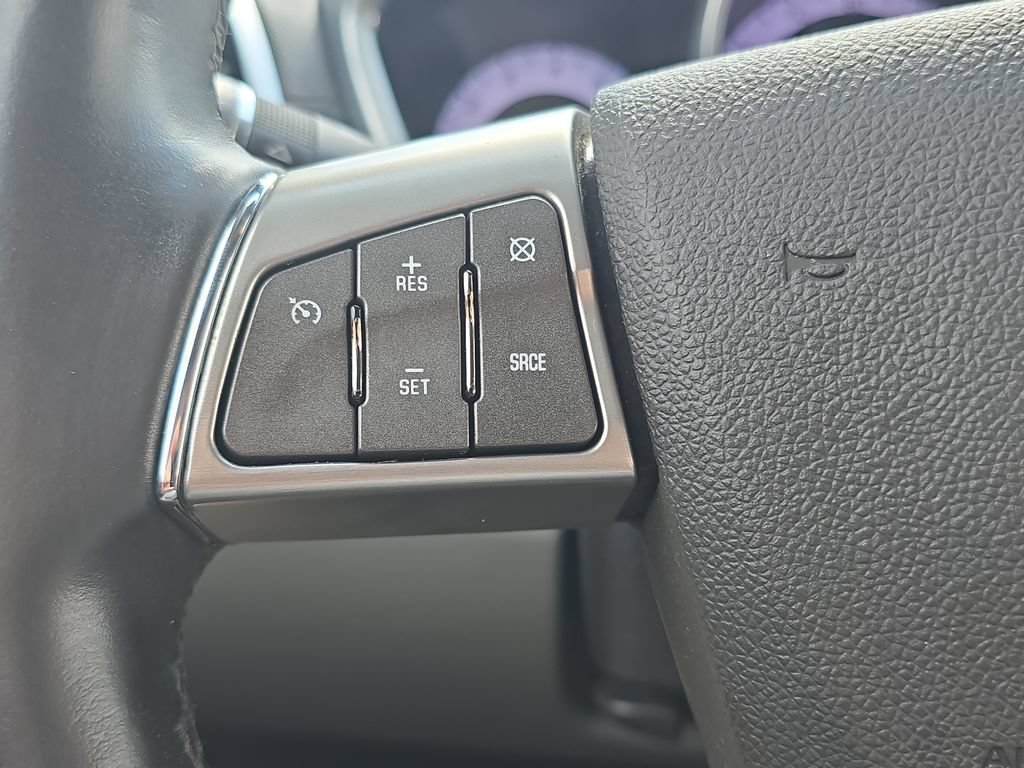 Used 2011 RADIANT SILVER METALLIC Cadillac Base image 18