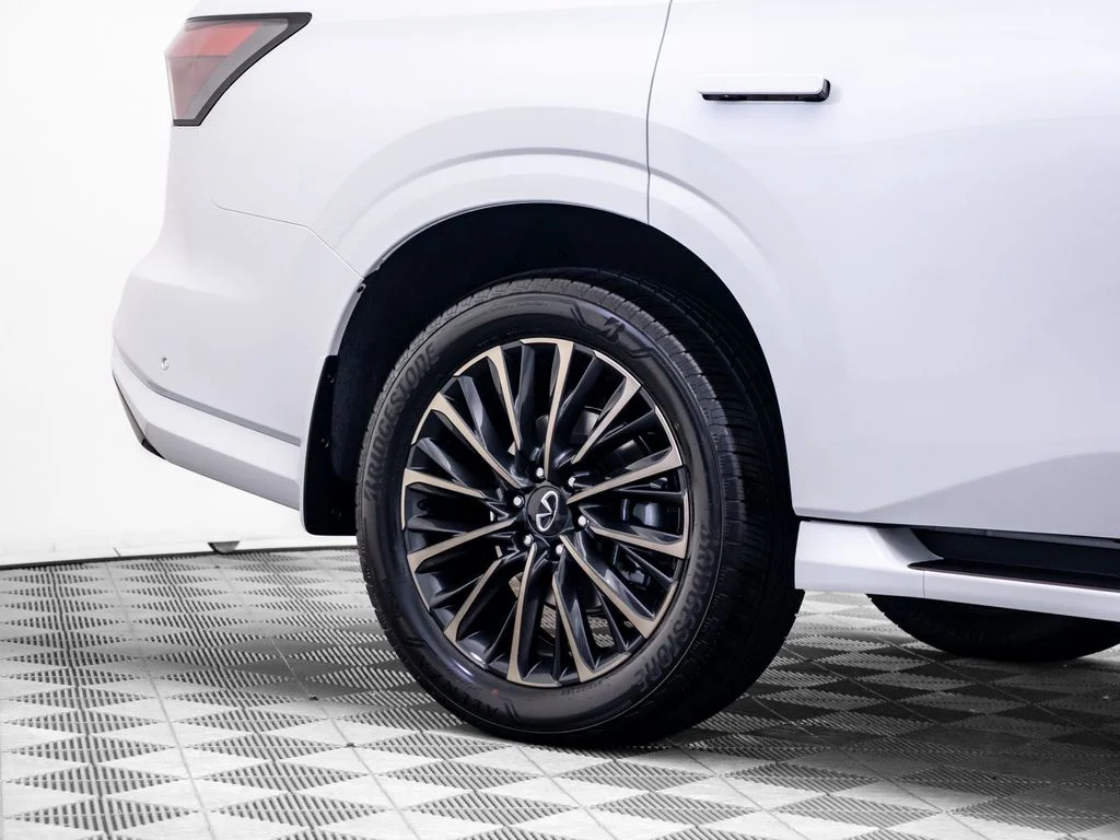 New 2027 Radiant White INFINITI AUTOGRAPH image 38