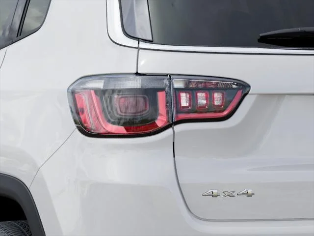 New 2026 Bright White Clear-Coat Exterior Paint Jeep Limited image 5