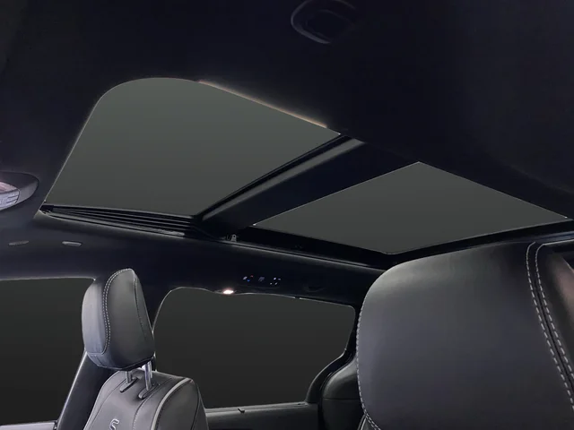 New 2026 Diamond Black Crystal Pearl-Coat Exterior Paint Chrysler Limited image 7
