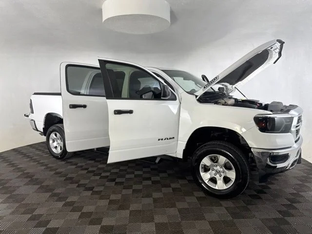 Used 2023 White Ram Big Horn/Lone Star image 12